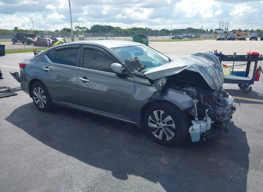 2020 NISSAN ALTIMA S FWD photo