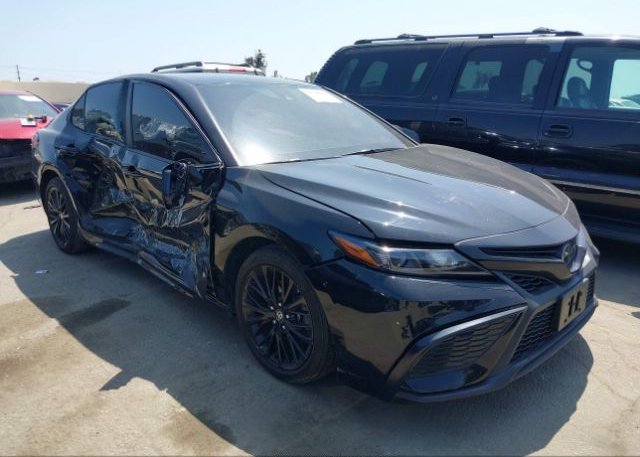 2022 TOYOTA CAMRY (VIN: 4T1G11AK1NU038303)