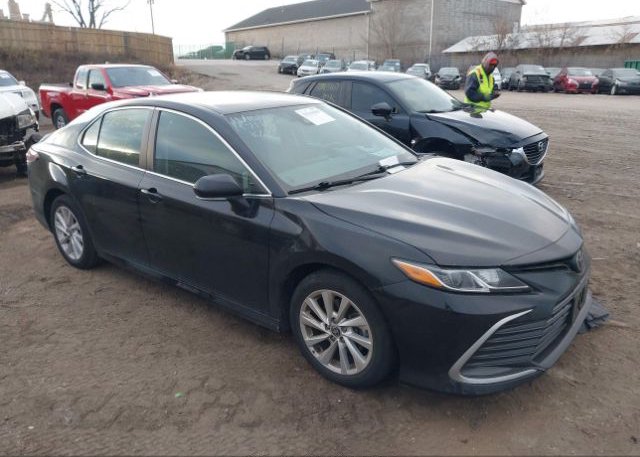 2021 TOYOTA CAMRY (VIN: 4T1C11AK2MU567644)