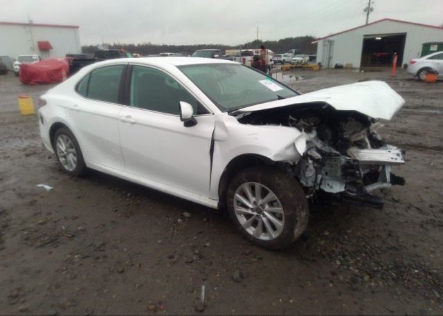2022 TOYOTA CAMRY (VIN: 4T1C11AK1NU060249)