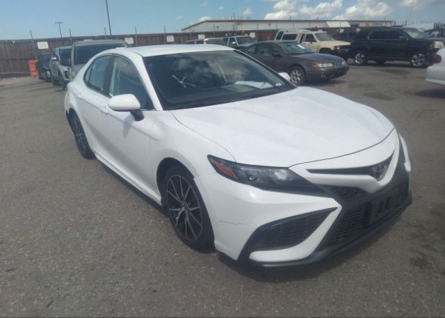 2021 TOYOTA CAMRY (VIN: 4T1G11AK6MU588871)