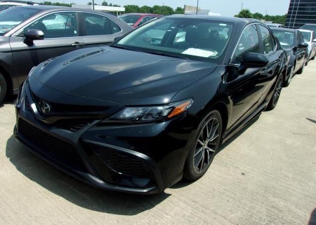 2021 TOYOTA CAMRY (VIN: 4T1G11AK3MU440662)