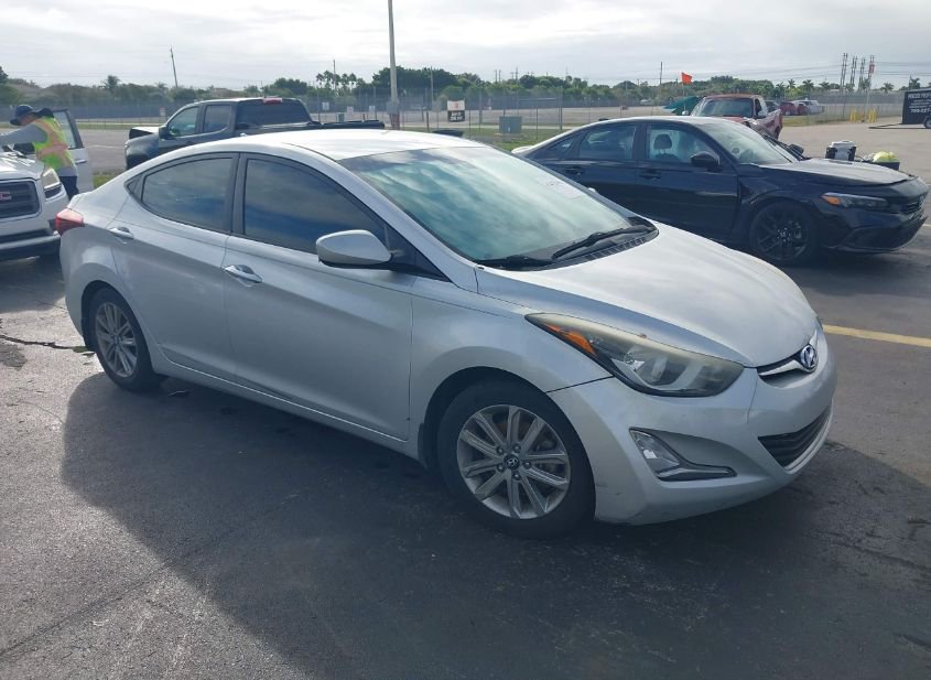 2016 HYUNDAI ELANTRA SE photo