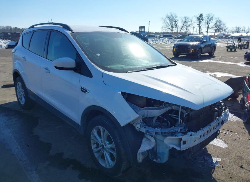 2018 FORD ESCAPE SE photo