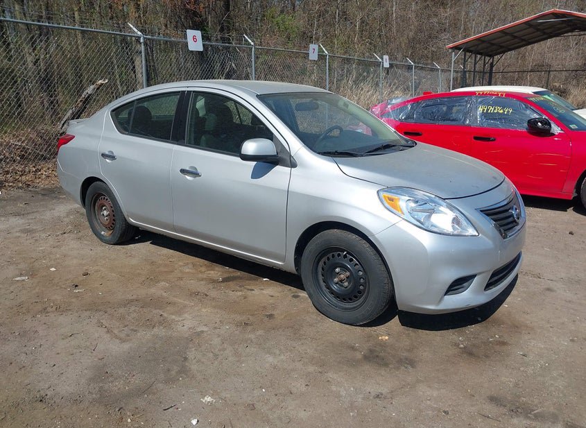 2014 Nissan Versa 1.6L photo