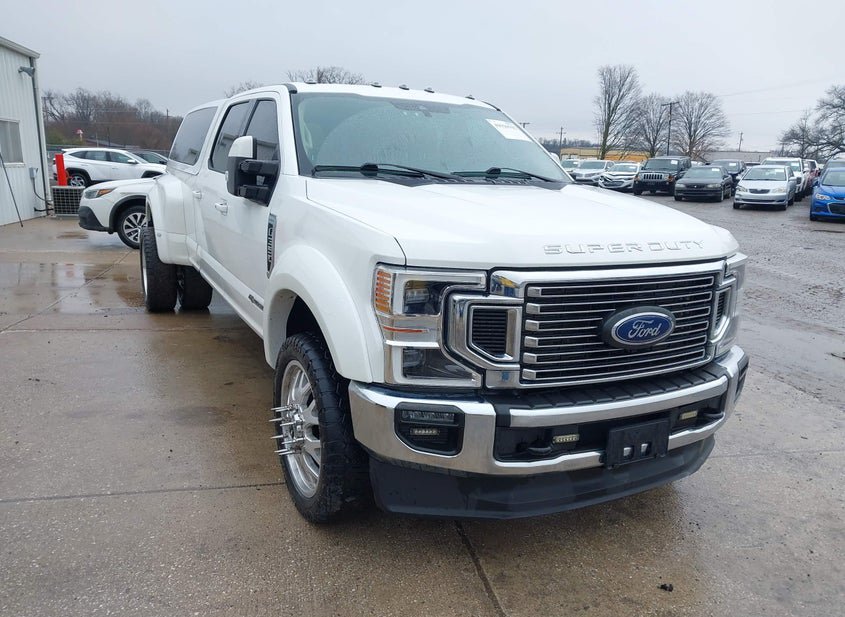 2021 FORD F-350 LARIAT photo