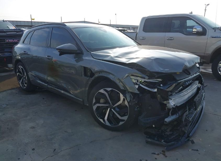 2024 AUDI Q8 E-TRON PREMIUM PLUS QUATTRO photo