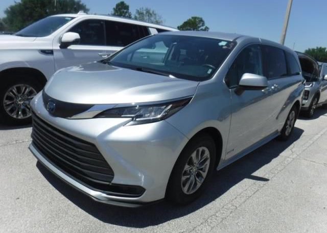 2021 TOYOTA SIENNA (VIN: 5TDKRKEC8MS017127)