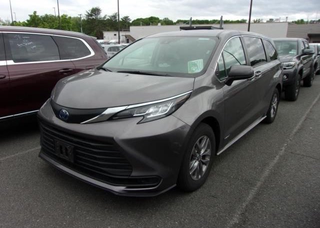 2021 TOYOTA SIENNA (VIN: 5TDKRKEC1MS044864)