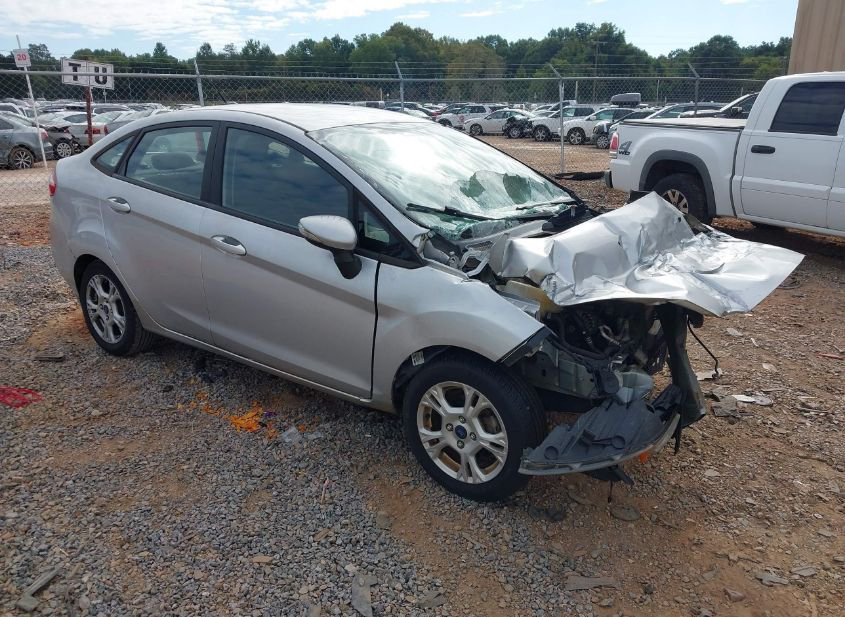 2015 FORD FIESTA SE photo