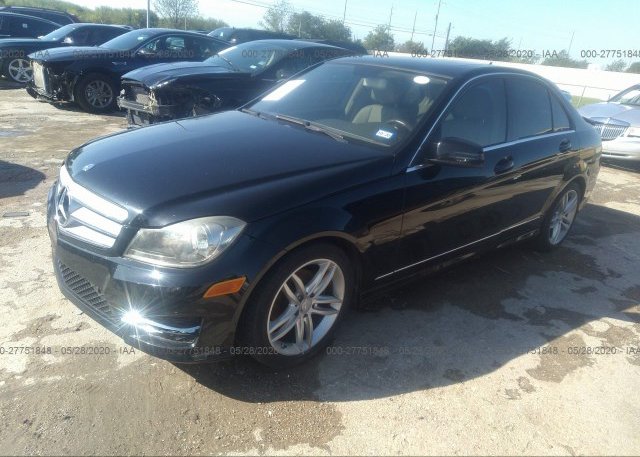 из сша 2013 Mercedes-benz C-CLASS WDDGF4HB2DR241382