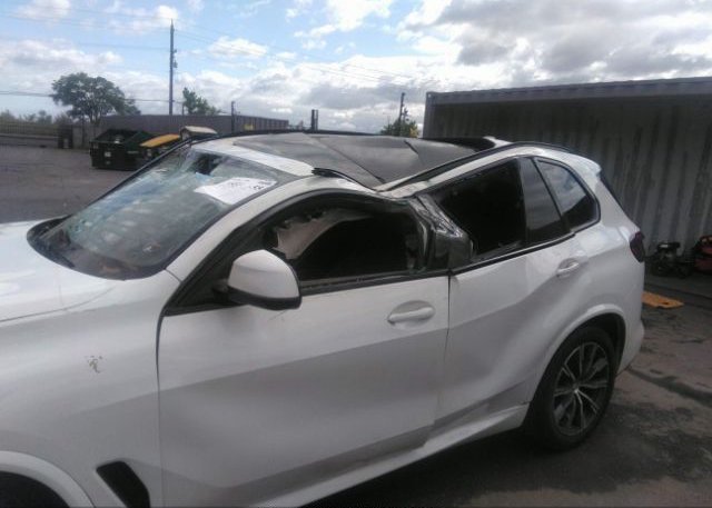 2021 BMW X5(VIN: 5UXCR6C04M9F43968