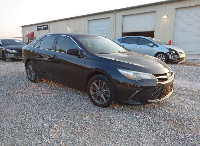 2016 TOYOTA CAMRY SE photo
