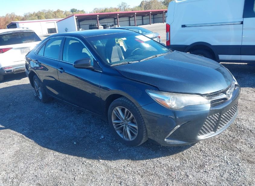 2017 TOYOTA CAMRY SE photo