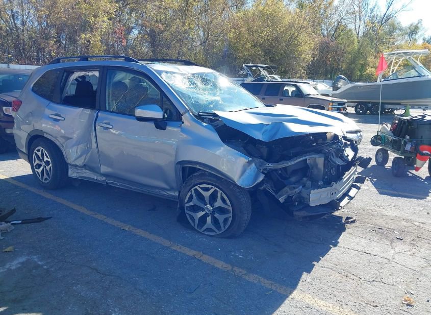 2019 SUBARU FORESTER PREMIUM photo