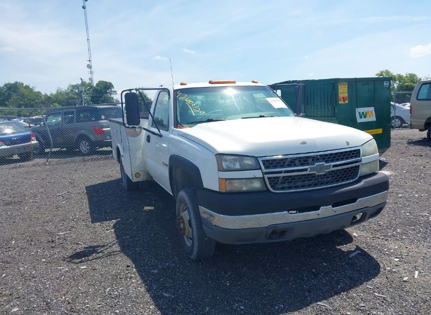 2005 CHEVROLET SILVERADO 3500 CHASSIS WORK TRUCK photo