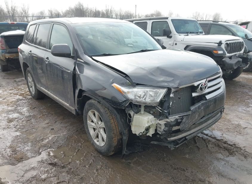 2013 TOYOTA HIGHLANDER BASE V6 photo