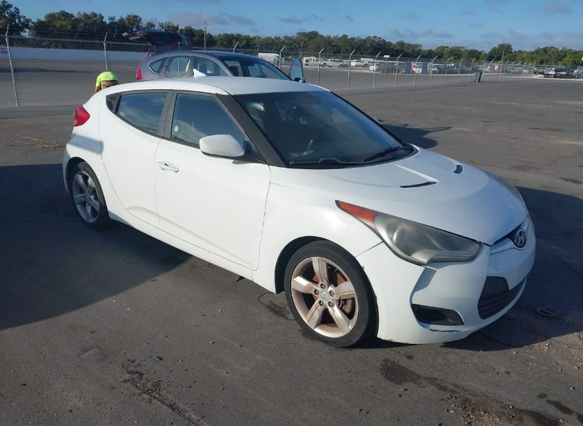 2015 HYUNDAI VELOSTER photo