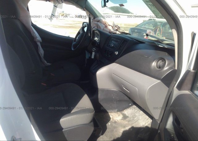 пригнать из сша 2017 NISSAN NV200 COMPACT CARGO 3N6CM0KN8HK695291
