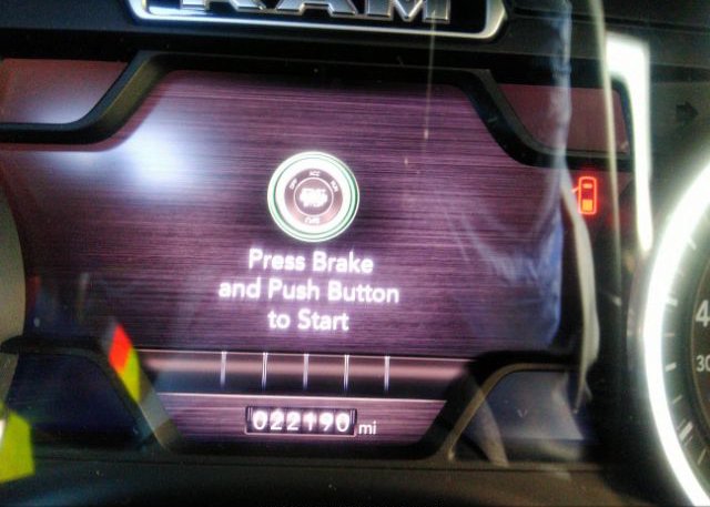 2021 RAM 1500(VIN: 1C6SRFFTXMN568212