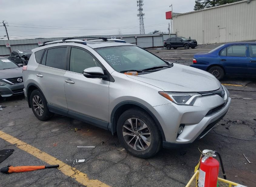2016 TOYOTA RAV4 HYBRID XLE photo