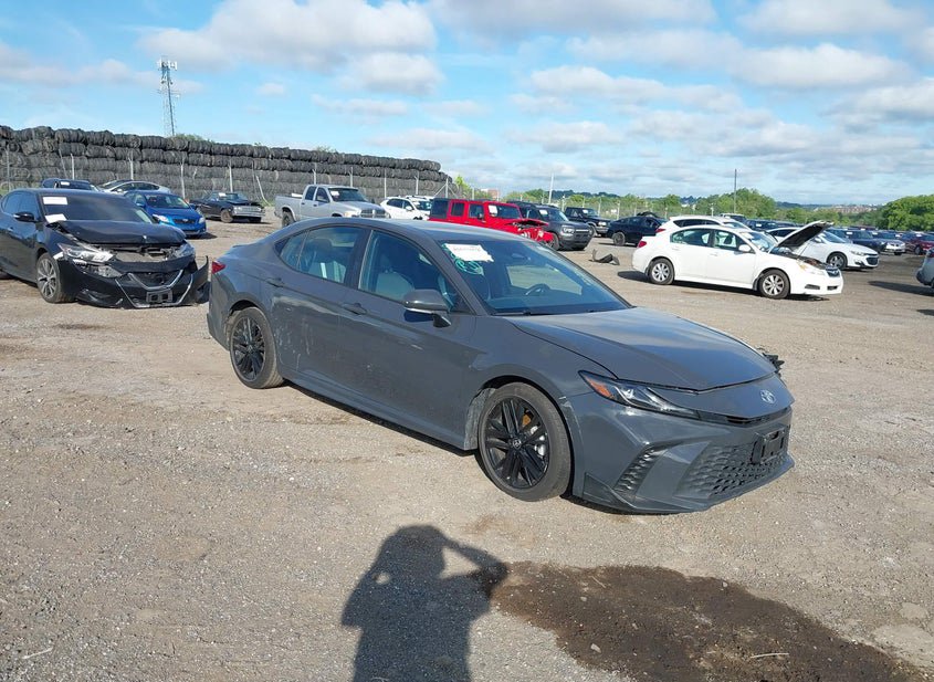 2025 Toyota Camry 2.5L photo