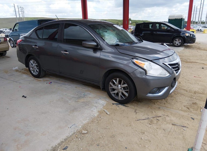 2018 Nissan Versa 1.6L photo