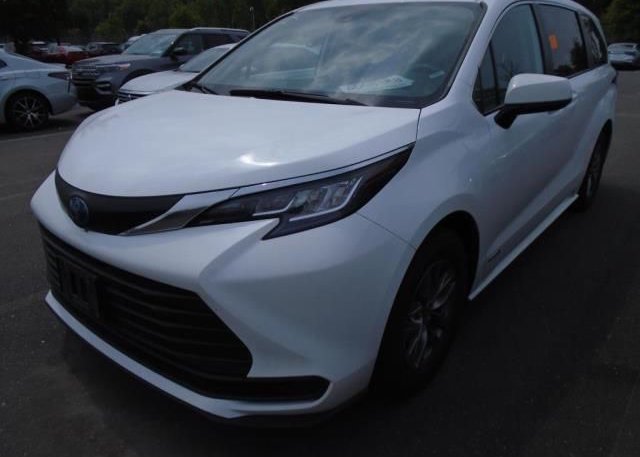 2021 TOYOTA SIENNA (VIN: 5TDKRKEC3MS044946)