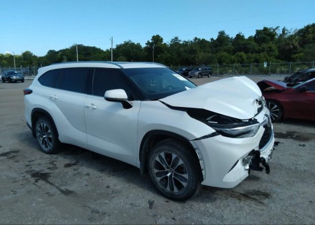 2021 TOYOTA HIGHLANDER (VIN: 5TDGZRBH4MS104263)