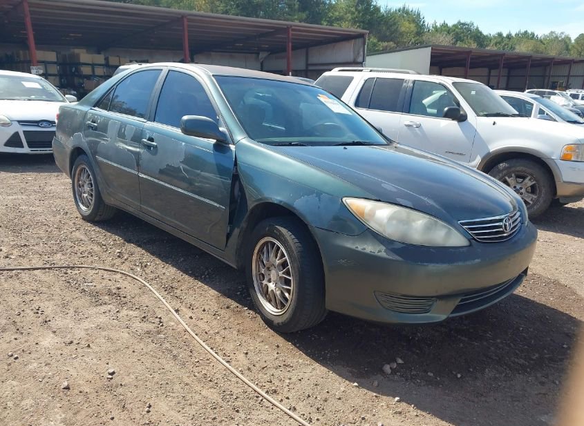 2006 TOYOTA CAMRY XLE photo
