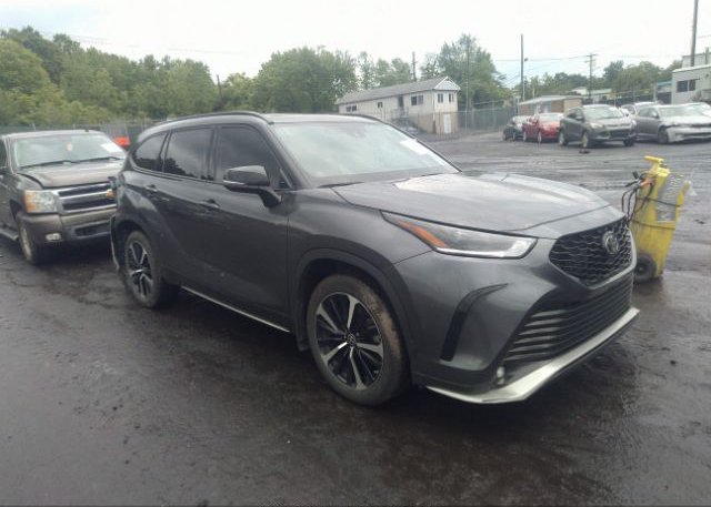 2022 TOYOTA HIGHLANDER (VIN: 5TDLZRBH3NS257488)