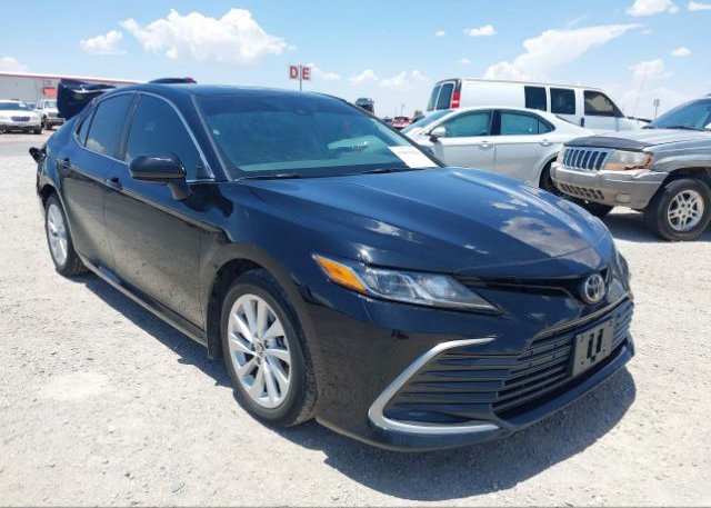 2021 TOYOTA CAMRY (VIN: 4T1C11AK8MU469136)