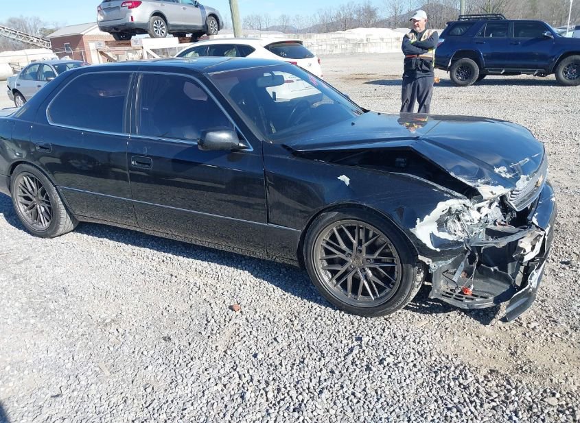 1996 LEXUS LS 400 photo