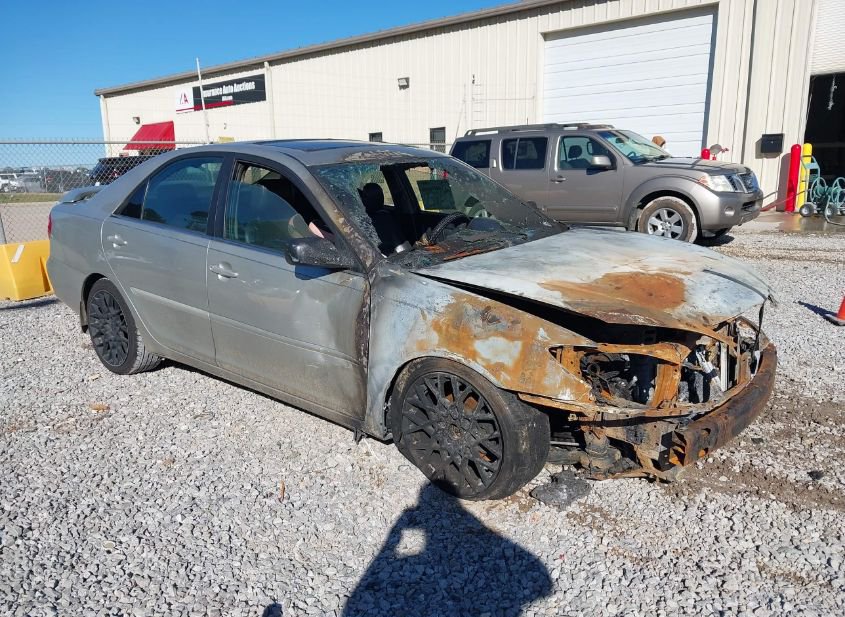 2004 TOYOTA CAMRY SE photo