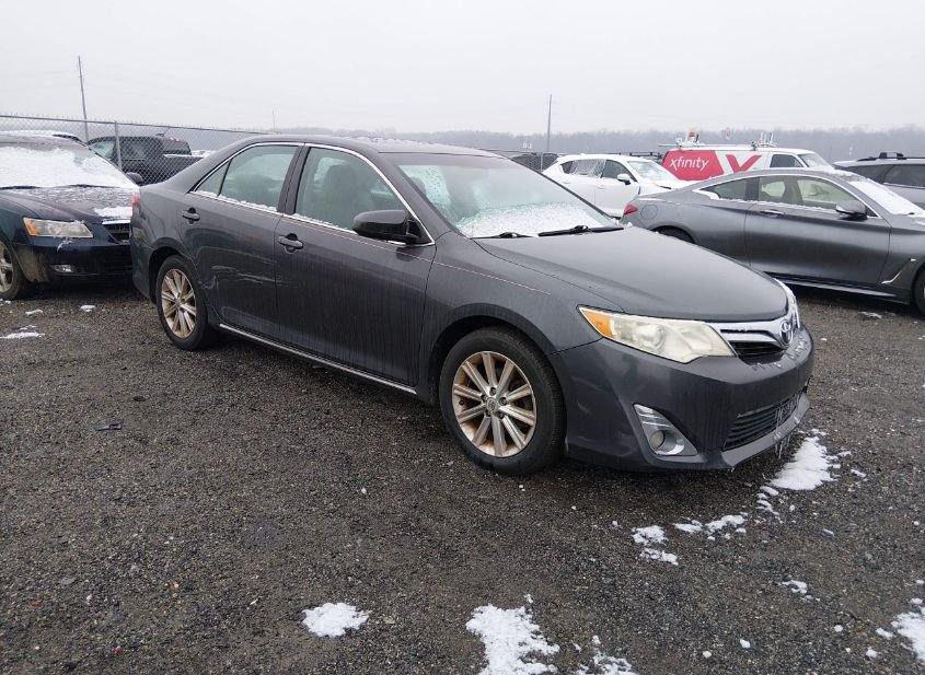 2012 TOYOTA CAMRY XLE V6 photo