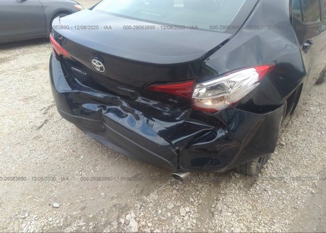 2T1BURHE8JC979582 2018 TOYOTA COROLLA