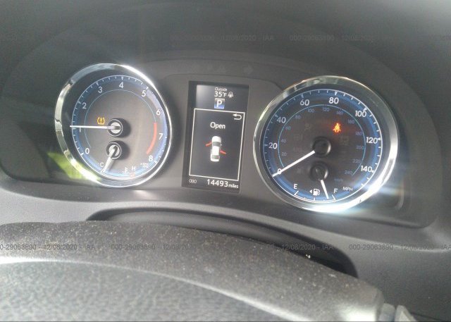 2T1BURHE8JC979582 2018 TOYOTA COROLLA