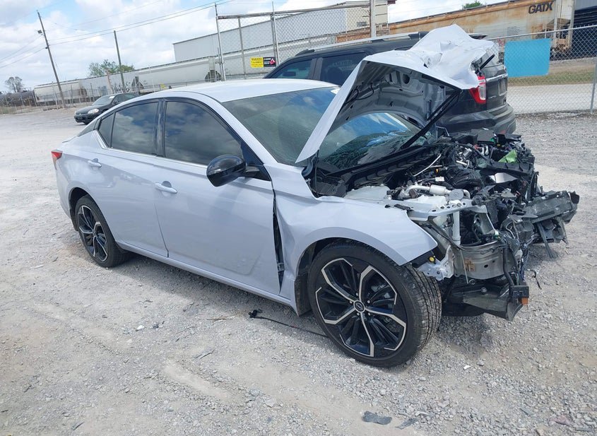 2025 Nissan Altima 2.5L photo