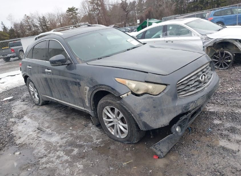 2009 INFINITI FX35 photo