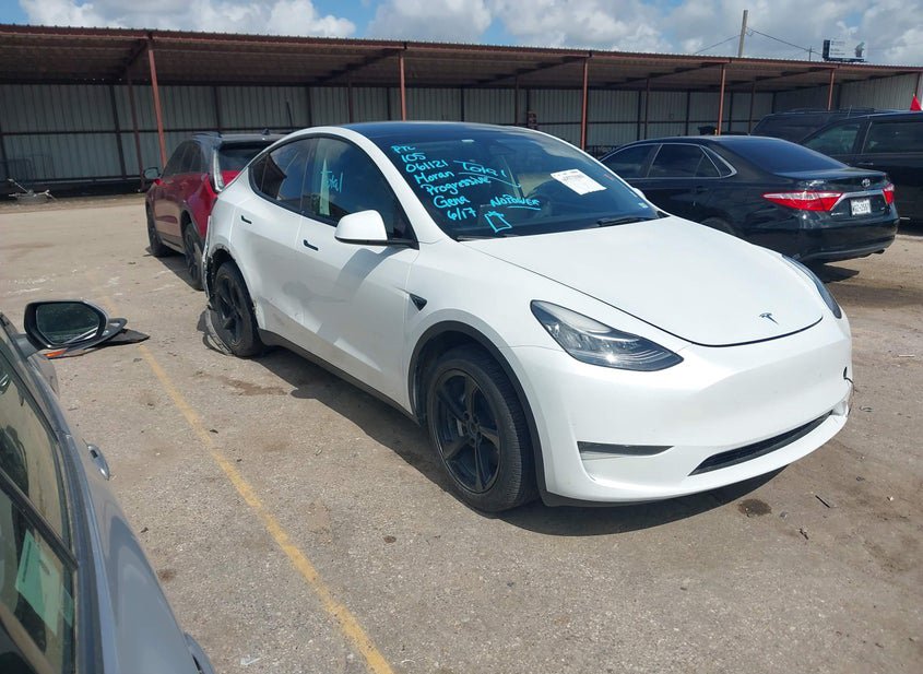 2023 Tesla Model Y  (VIN: 7SAYGDEEXPA061121)