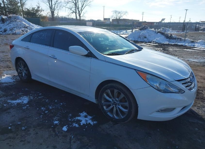2013 HYUNDAI SONATA SE photo