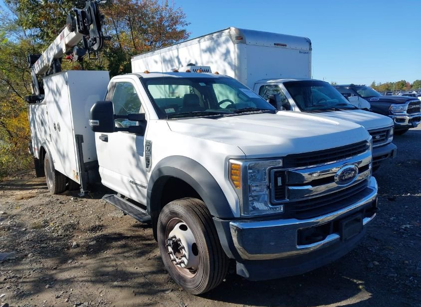2019 FORD F-550 CHASSIS XL photo