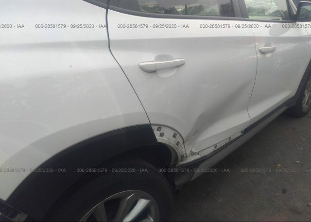 KM8J33A49JU678010 2018 HYUNDAI TUCSON