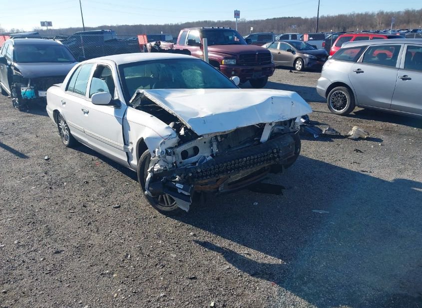 2010 MERCURY GRAND MARQUIS LS (FLEET ONLY) photo