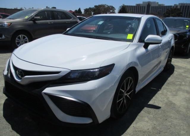 2021 TOYOTA CAMRY (VIN: 4T1G11AK9MU431643)