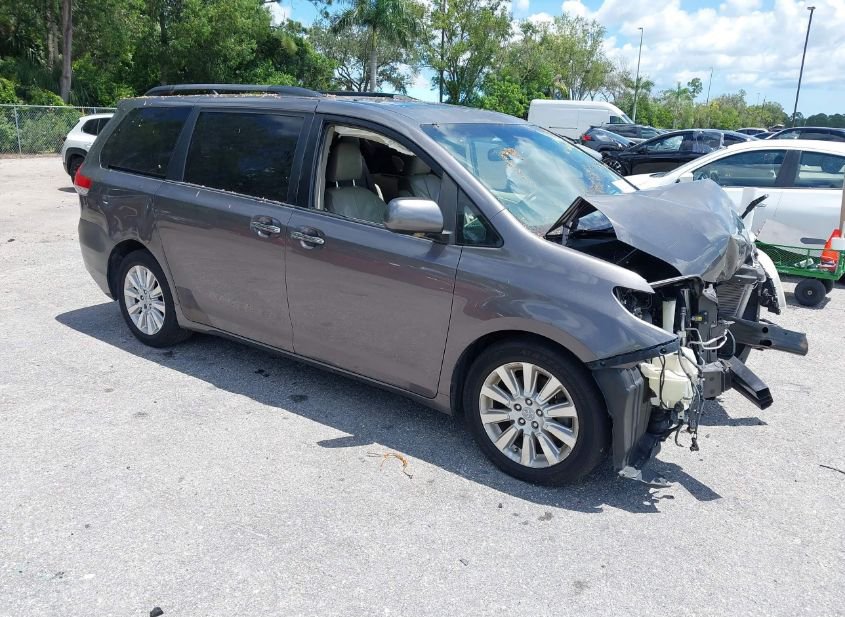 2011 TOYOTA SIENNA LIMITED photo