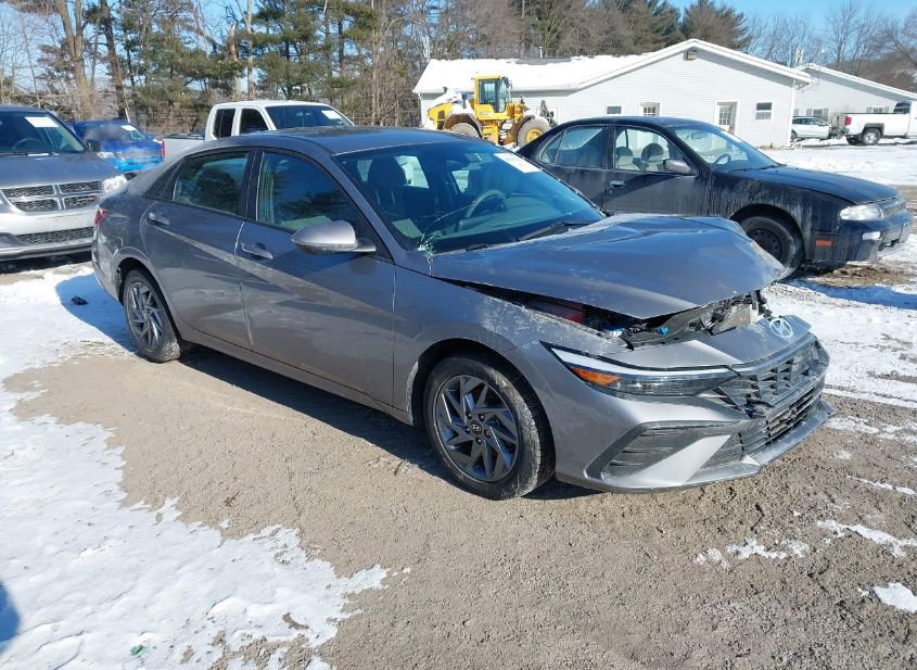 2024 Hyundai Elantra Hybrid 1.6L photo