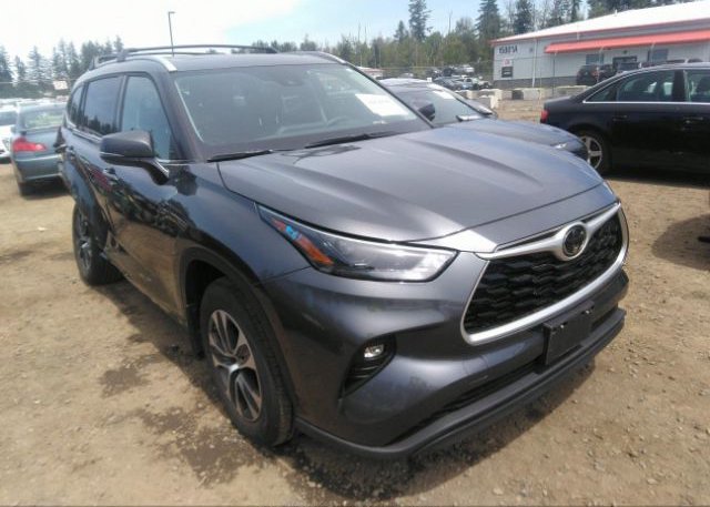2022 TOYOTA HIGHLANDER (VIN: 5TDHZRBH2NS572014)