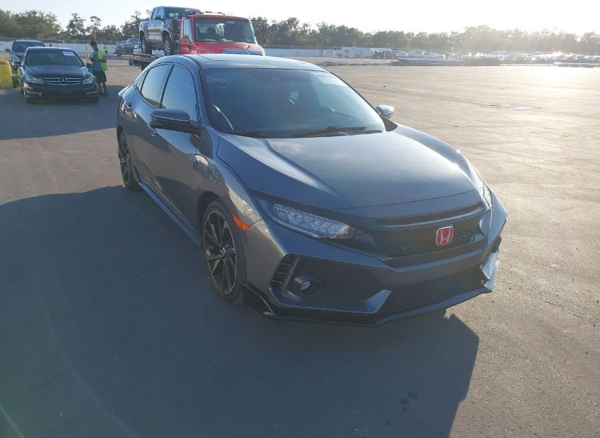 2019 HONDA CIVIC SPORT TOURING photo