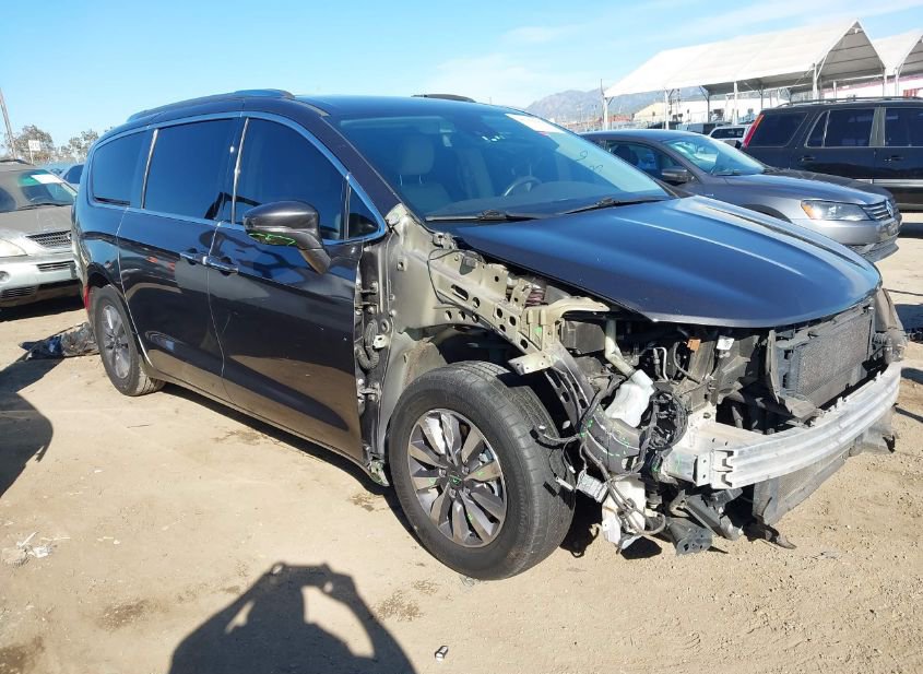 2021 CHRYSLER PACIFICA HYBRID TOURING L photo